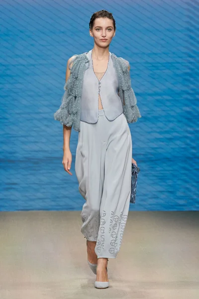 Look 54